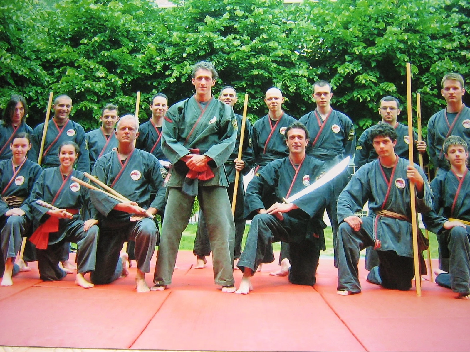M° Ghezzi Giorgio in foto di gruppo Stage Viet Vo Dao estivo M° Ghezzi Giorgio in foto di gruppo Stage Viet Vo Dao estivo